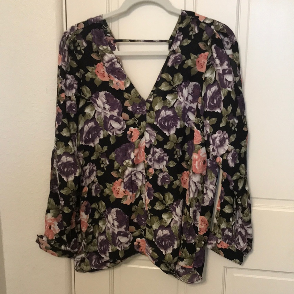 NWT floral lucca blouse
